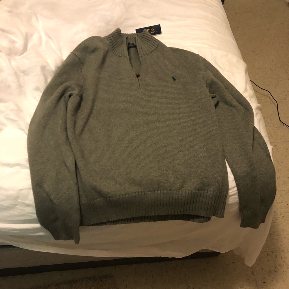LARGE POLO SWEATER